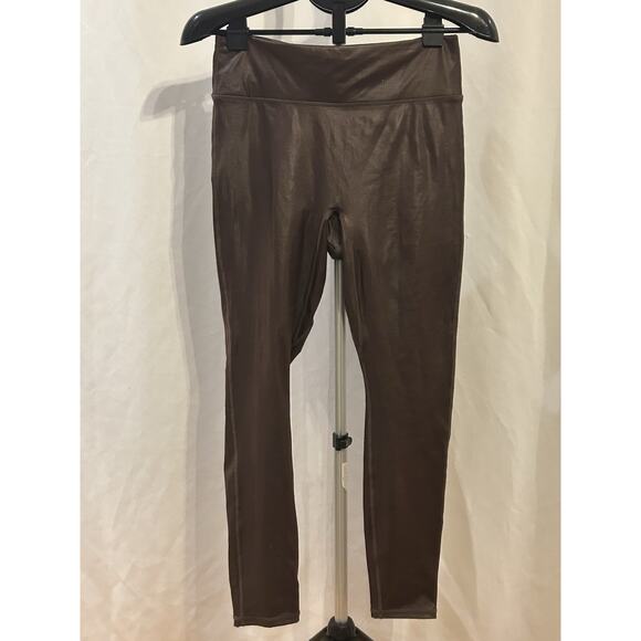 NWT Fabletics Anywhere Motion 360 High Waisted Legging in Cacao Shine size L - Picture 1 of 8